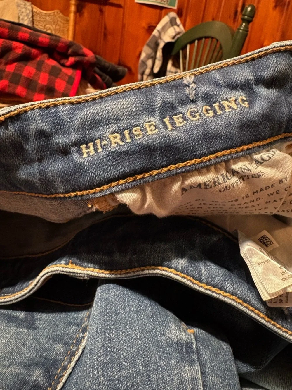 American Eagle Outfitters Women’s Faded Blue Skinny Jeans - Picture 3 of 4